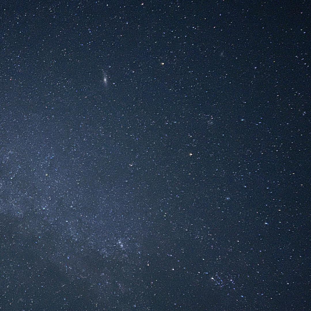 屋檐下的⭐空