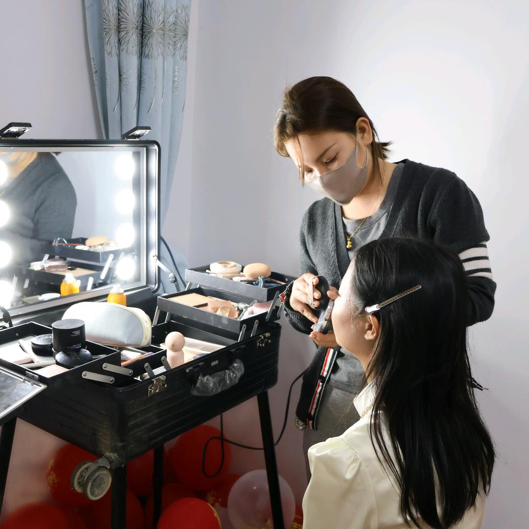 婚纱策划高级化妆师-小秋老师