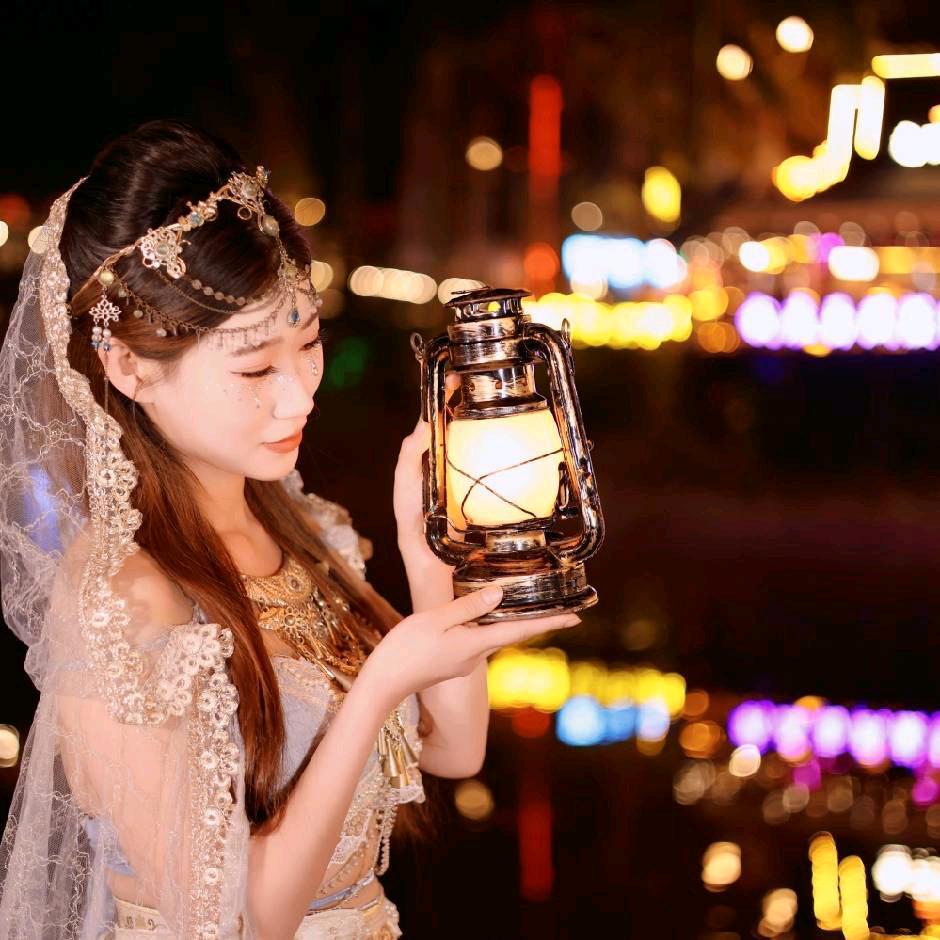 A.婷婷