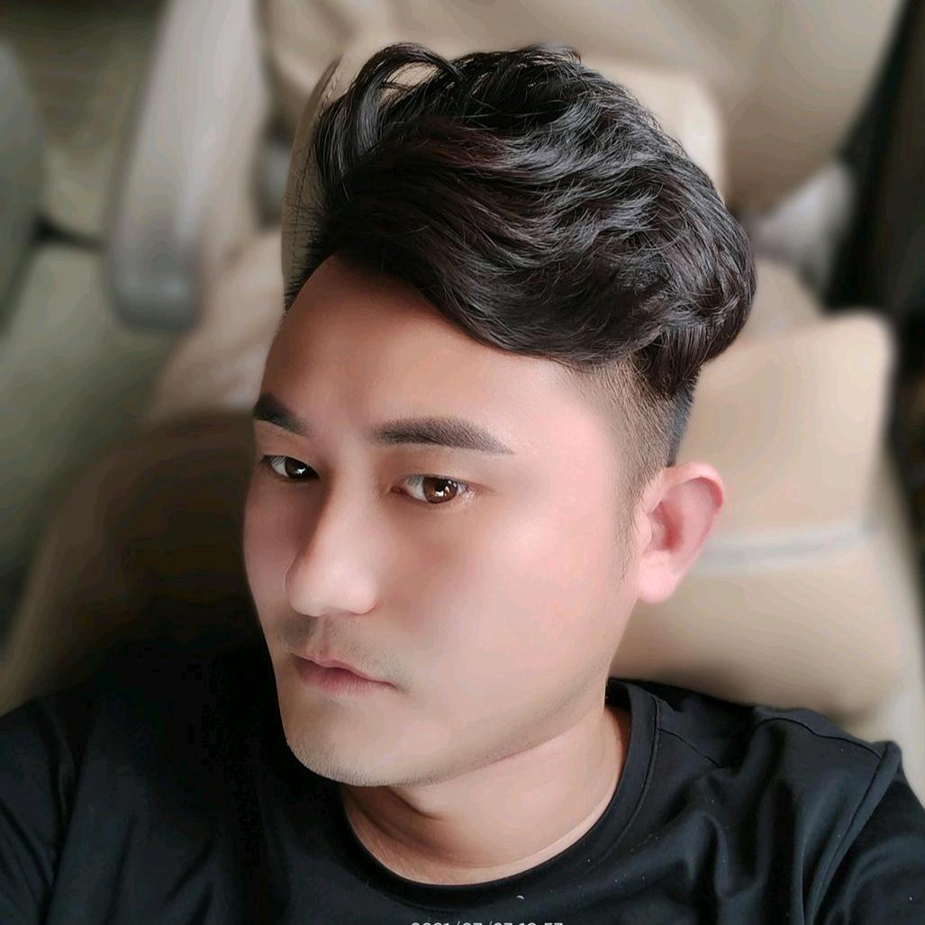 小张同学٩(￥A￥)۶