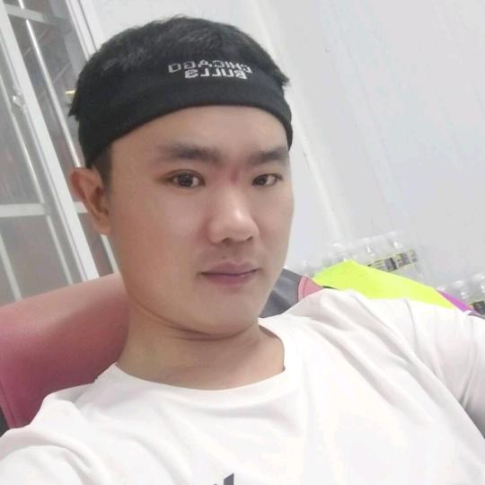 钢铁男孩头像