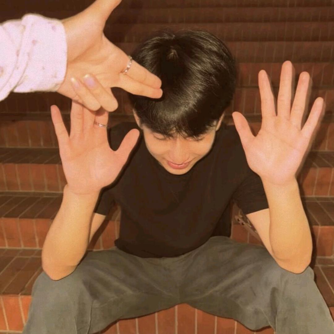 情绪稳定吴哈哈