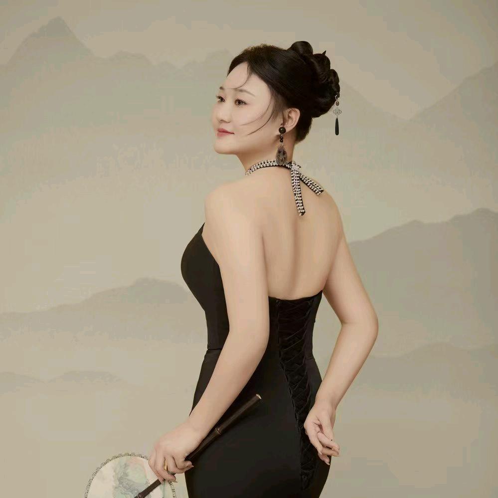 师生眼镜英子