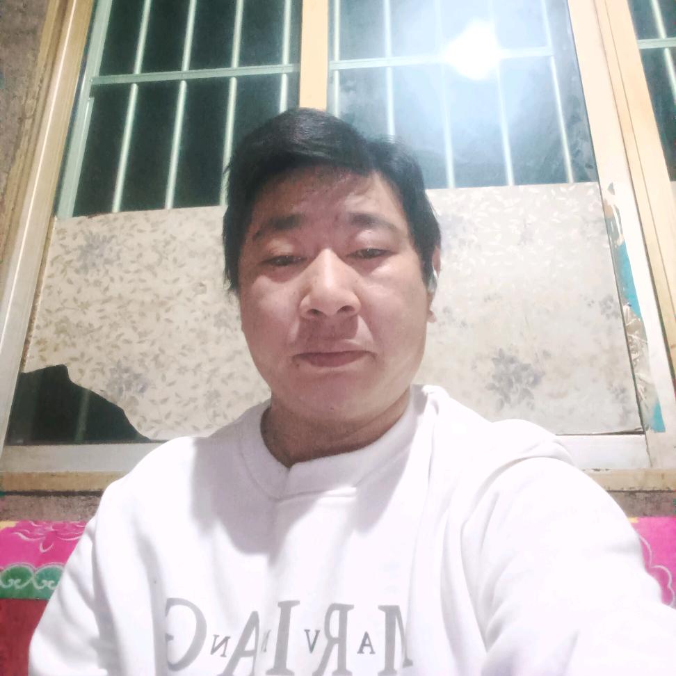 孤单的中年老头