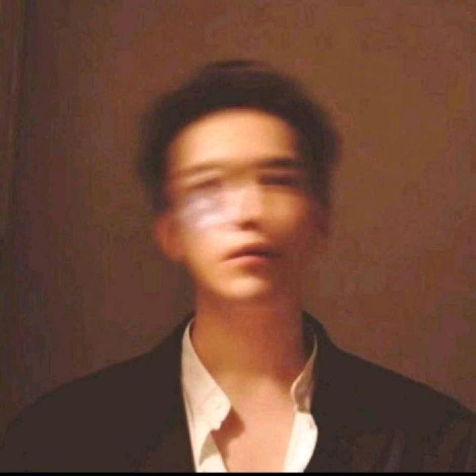 街灯下的烟火