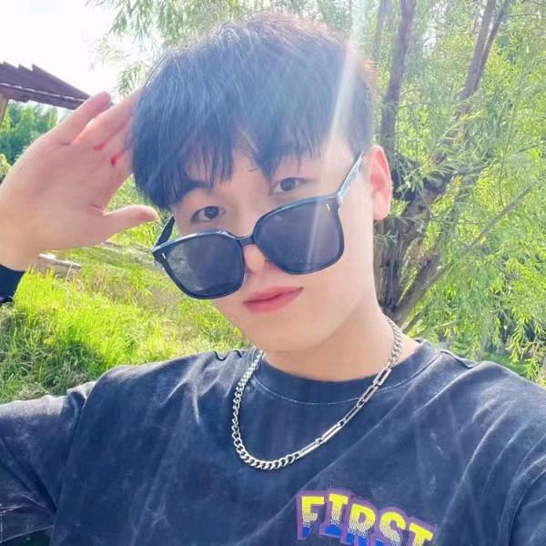 、会唱歌的男孩☘️