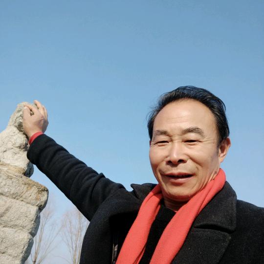 柳河岸边