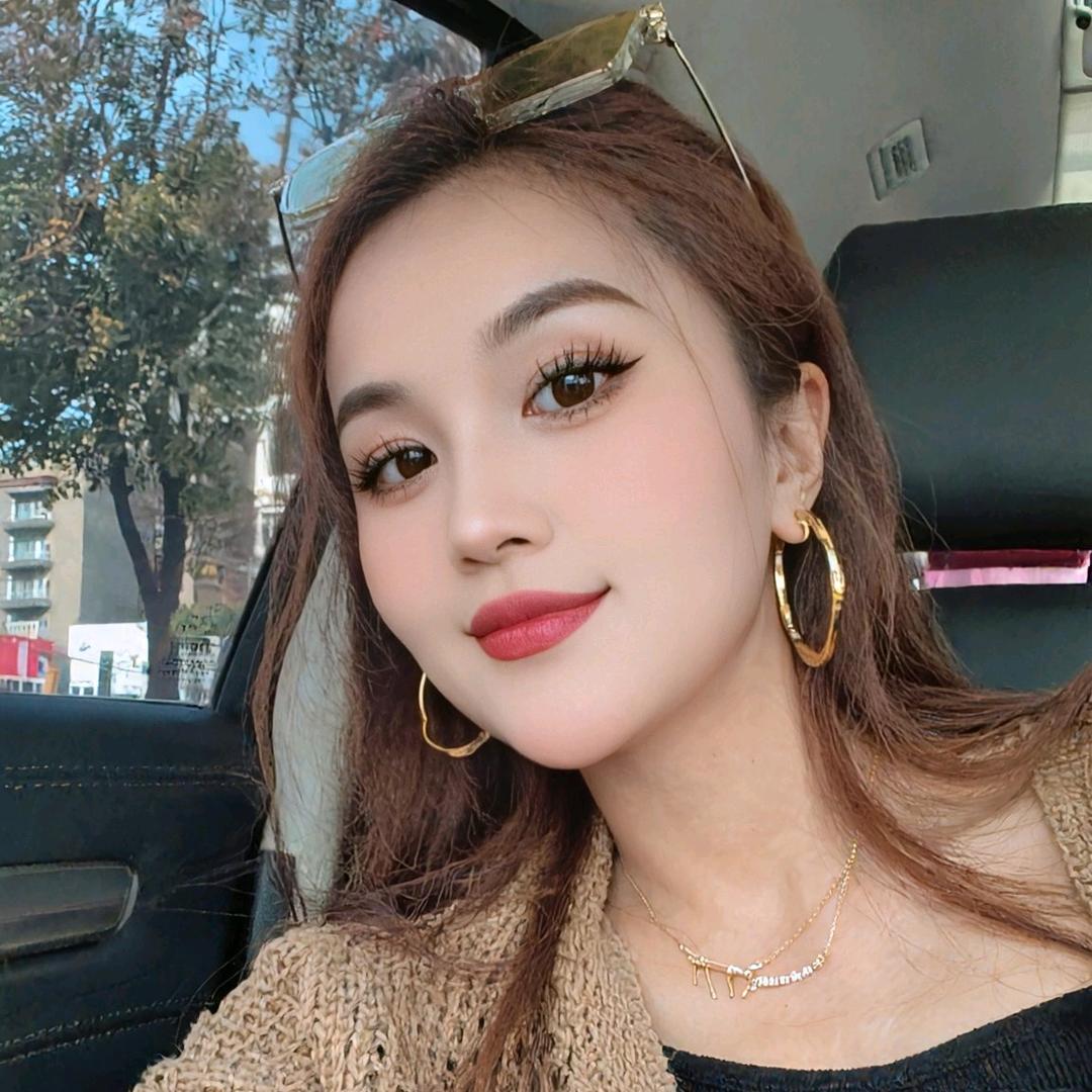 “美妆小魔女”☜