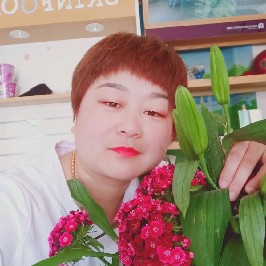 芳姐，超越梦想夜舞队