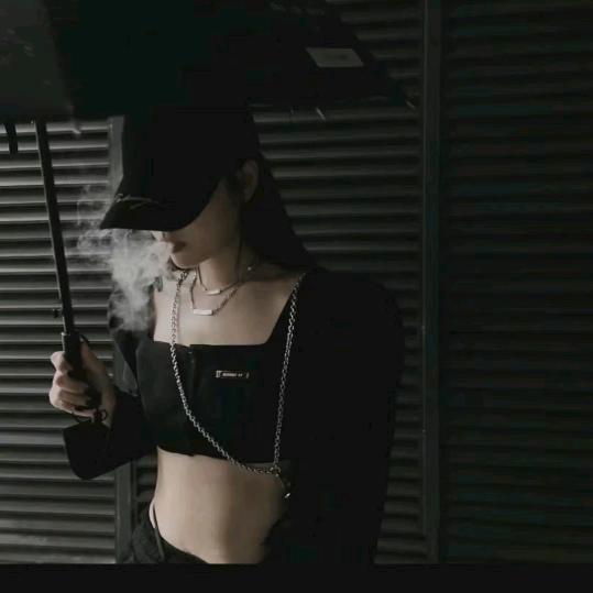 静😘