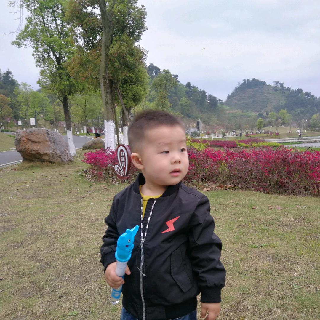 鼎瑞弘酒业路姐