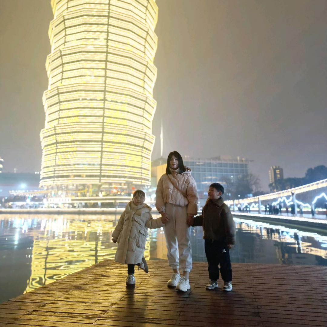 @LWH   红儿（连赞私聊拉黑）