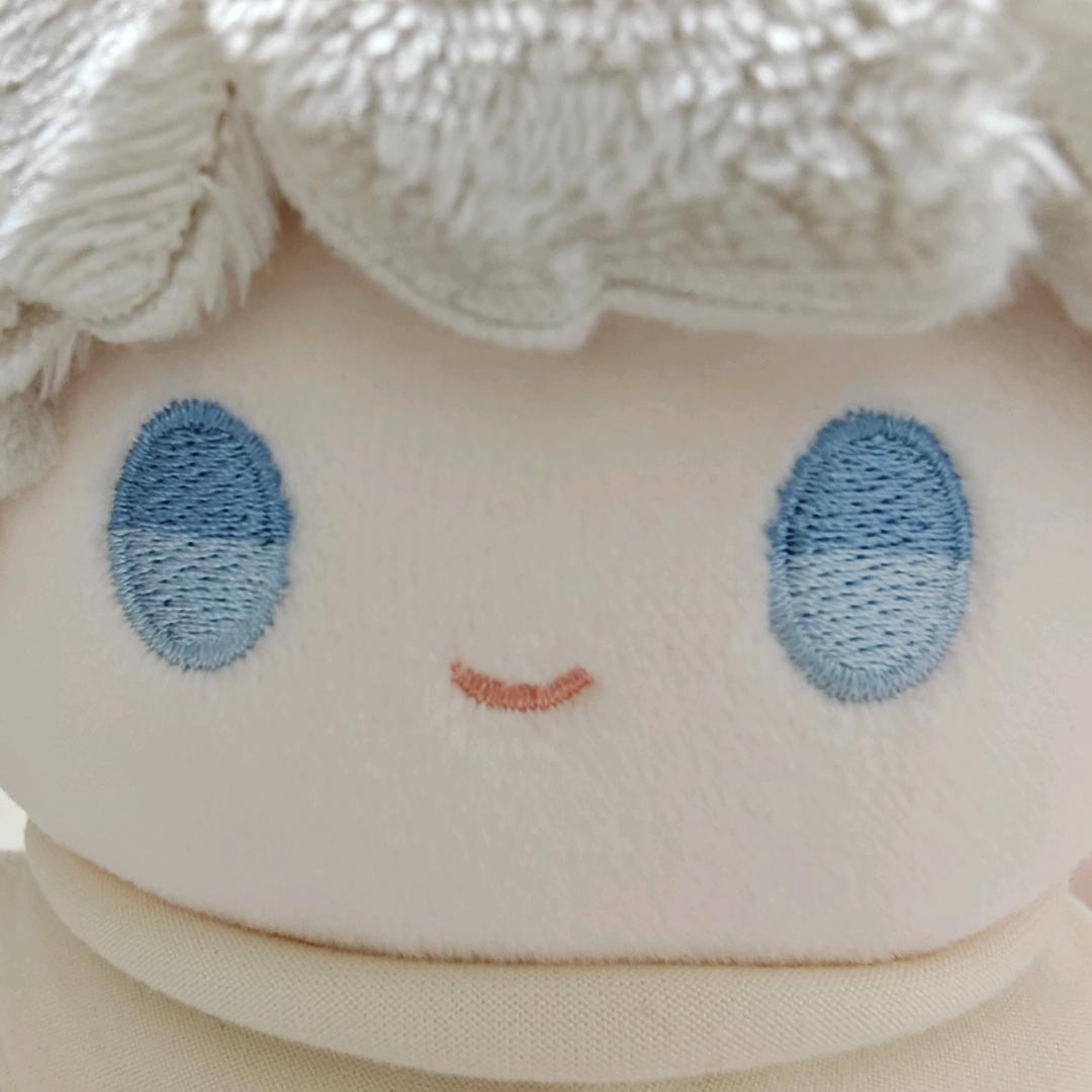 棉躺人怀，棉很开心