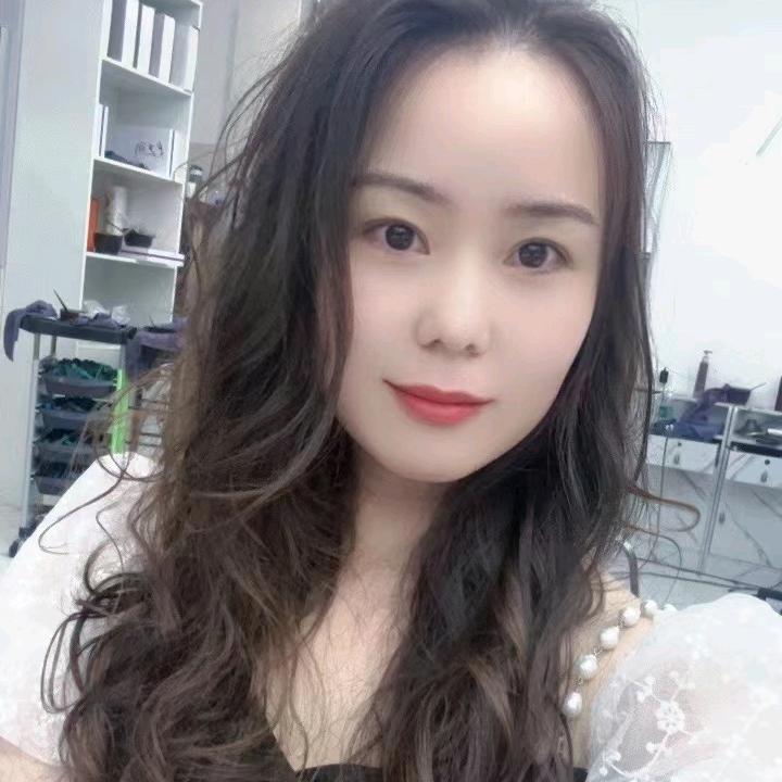 郑州领宏国际女装兰兰