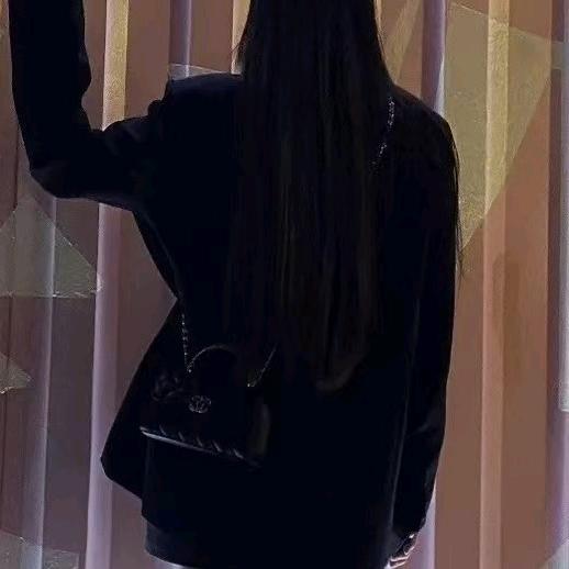 不发脾气，只发财。