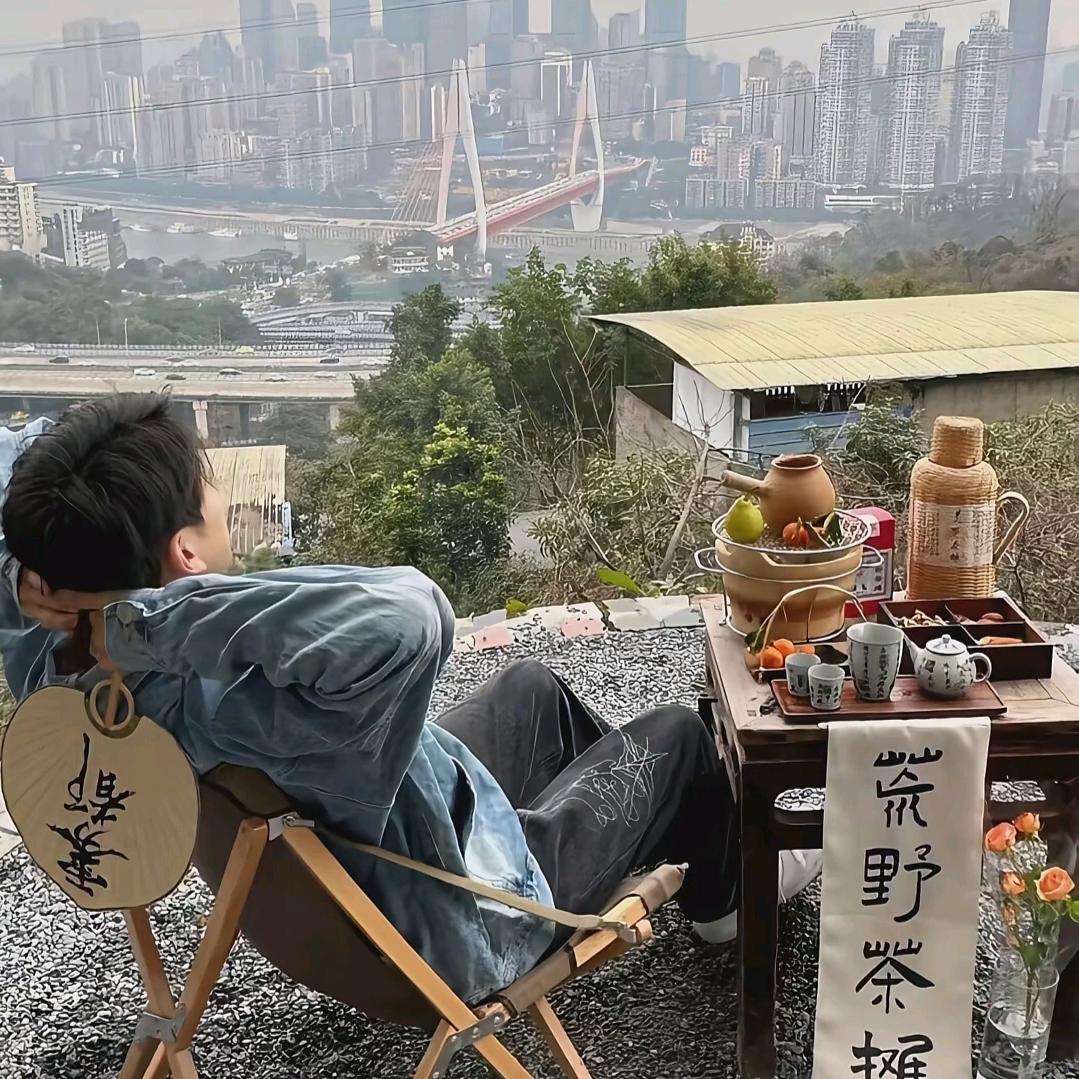雨中巷