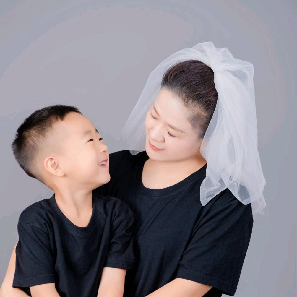 单亲妈妈带娃（连赞拉黑）