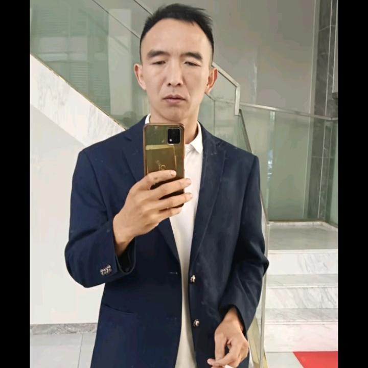 飞龙在天张显德