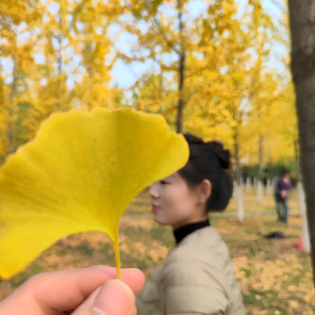 待富人士