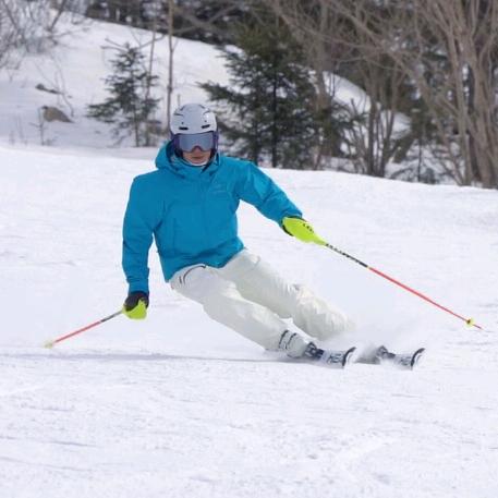 雪峰Ski（LENS R&B BAR）