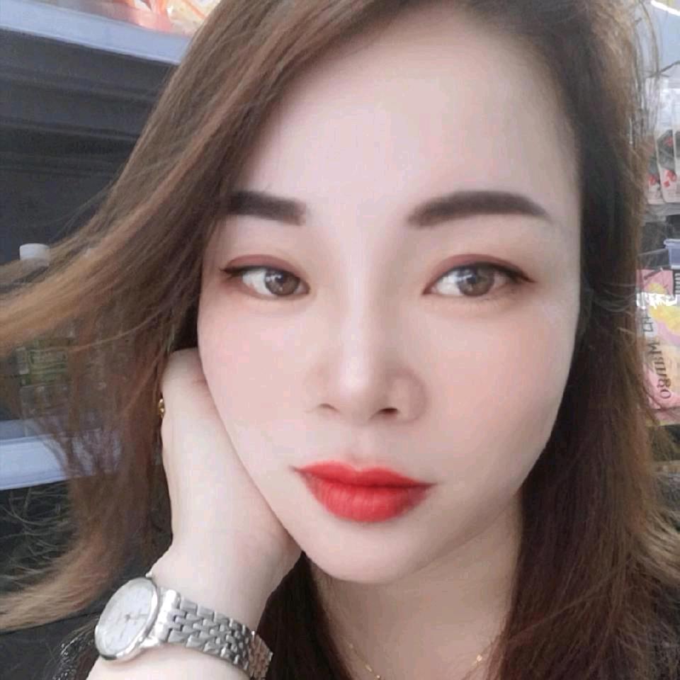 宁明，欣衣时尚女装店