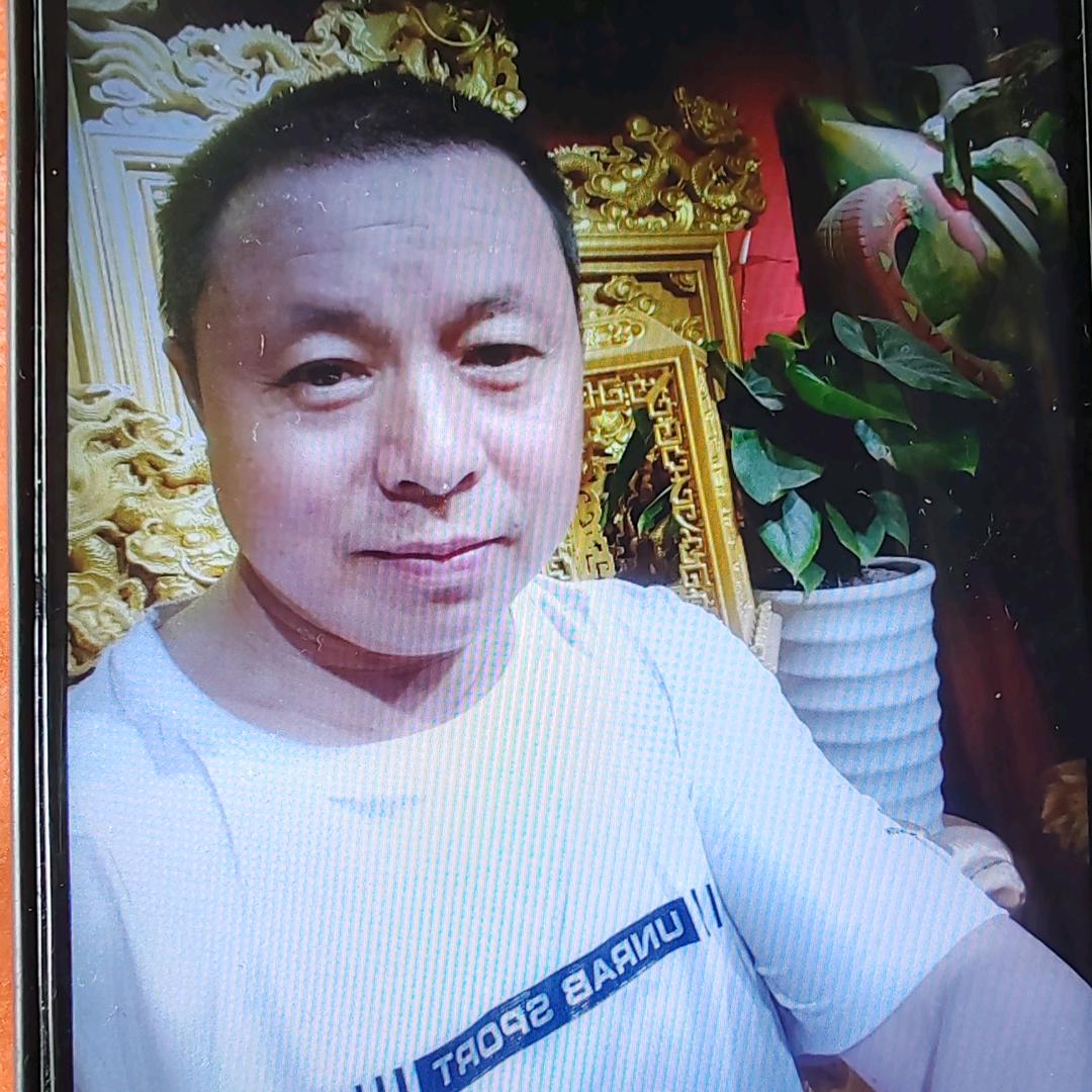 香烟爱上红唇