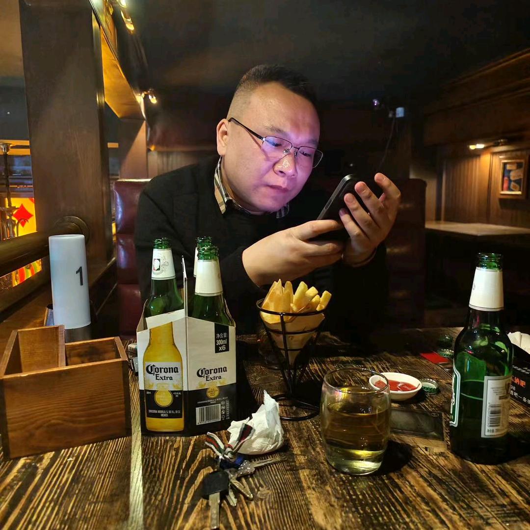 吱奥趙（抚顺数字研究员）