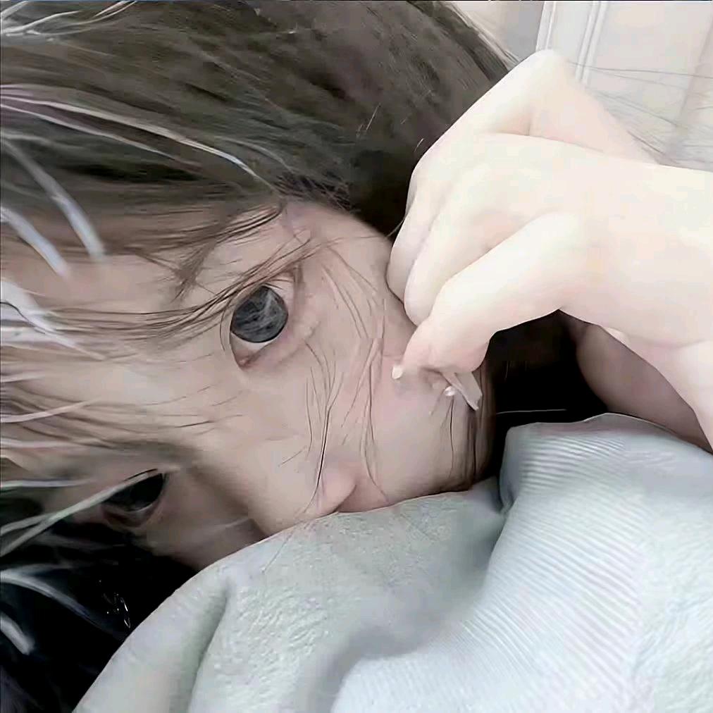 玉玉.