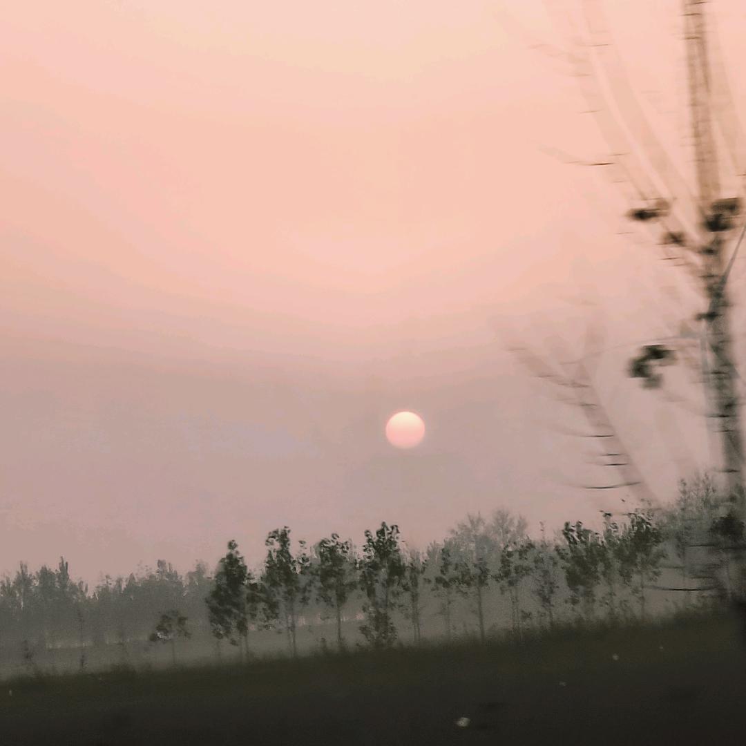 浮光再潋滟，淌不过流年