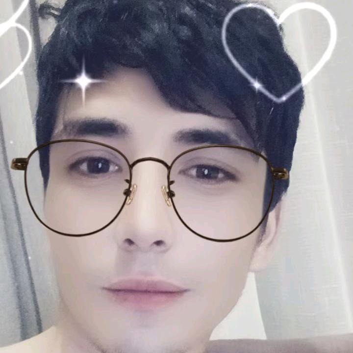 R♥👨‍👩‍👦 A