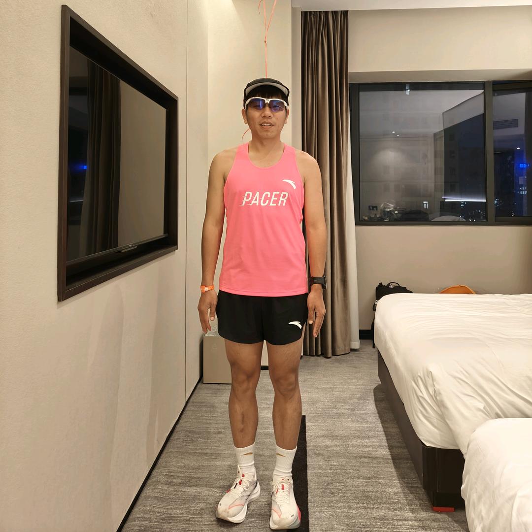 丘不语，帆未倦
