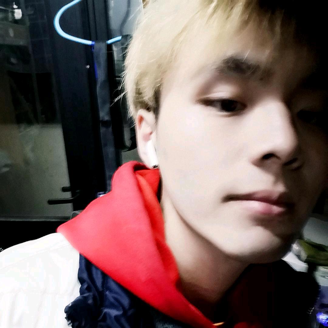 钢琴驾驶员李世琛