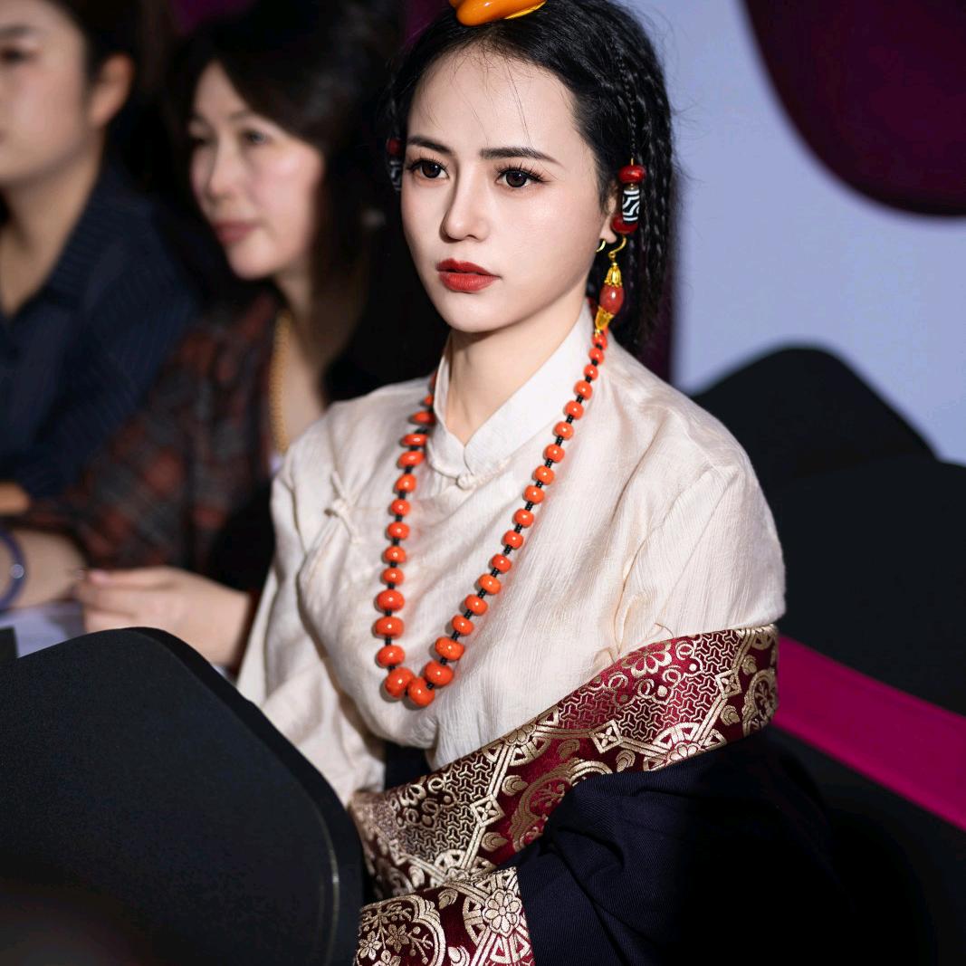 智能调肤柒洛颜