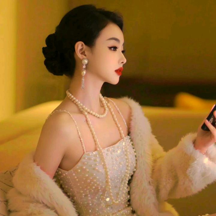 赵小姐👸的人生之路如此慢长💋💄💅