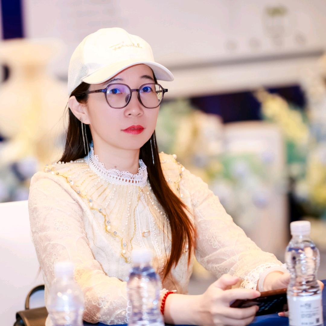 有啤酒肚的仙女