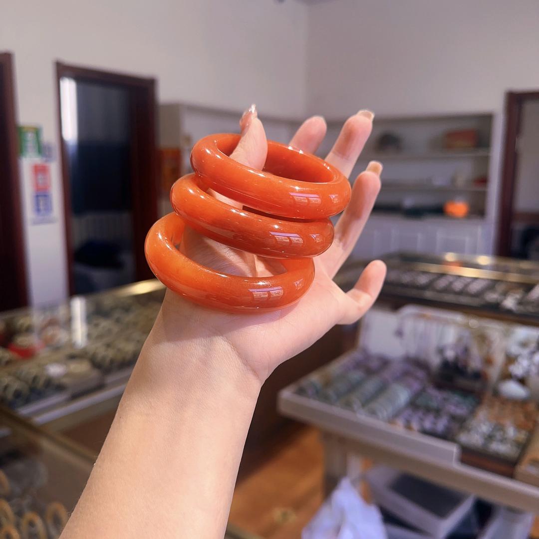 老匠人玉镯（黄龙玉手镯）