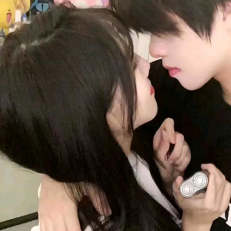 +^等我逢一场春
