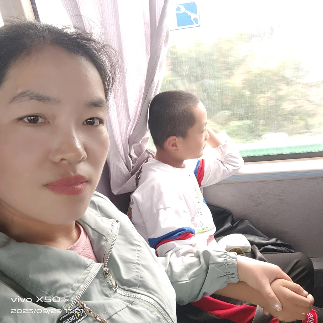 加油姑娘，做个快乐的小姐姐只有自己靠的住