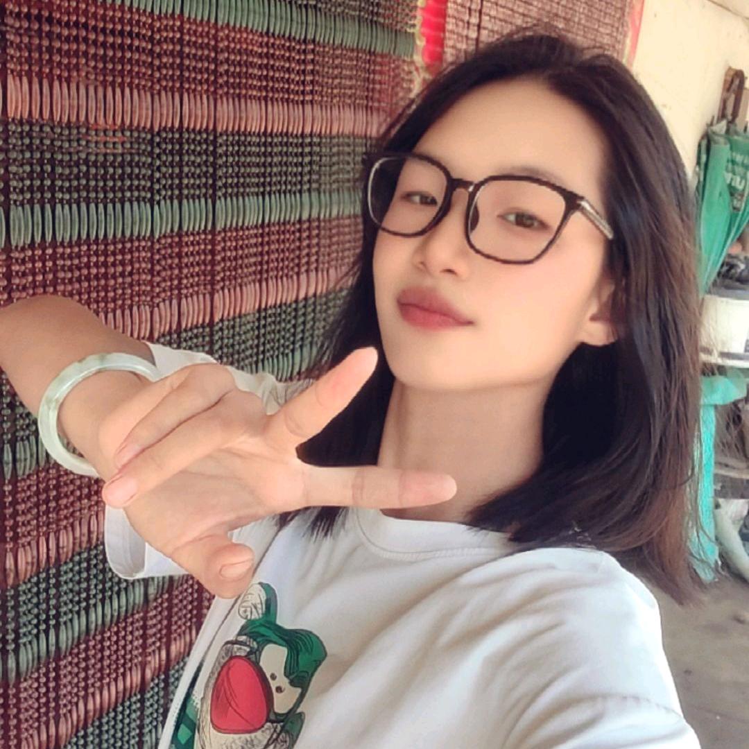 米云.