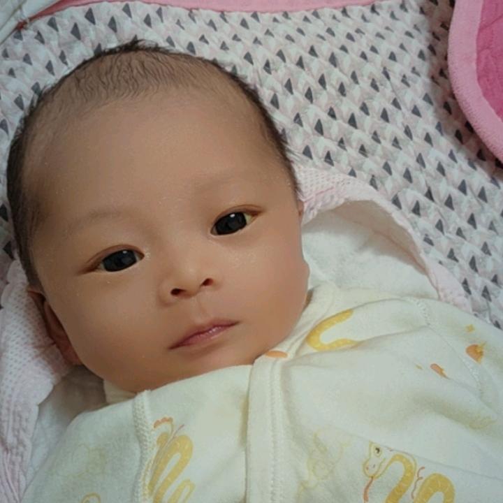 👨👩‍🦰👧👶