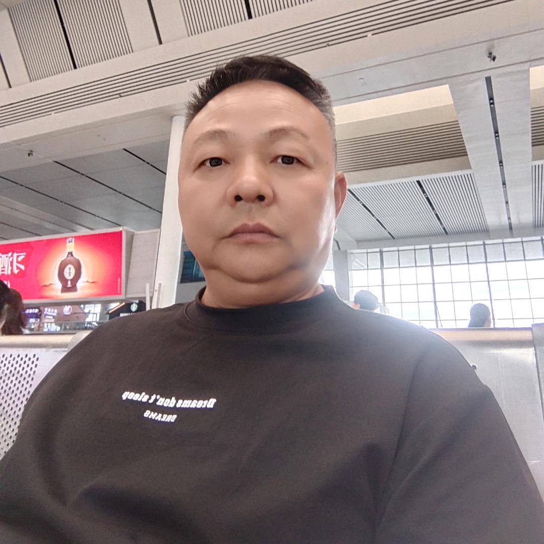 龚富
