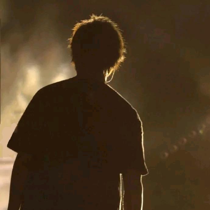 想咸鱼翻身的傻瓜同学🥕