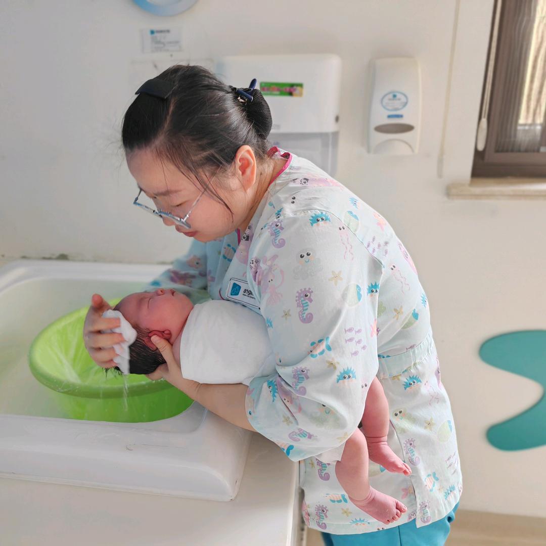 张张家政面试官