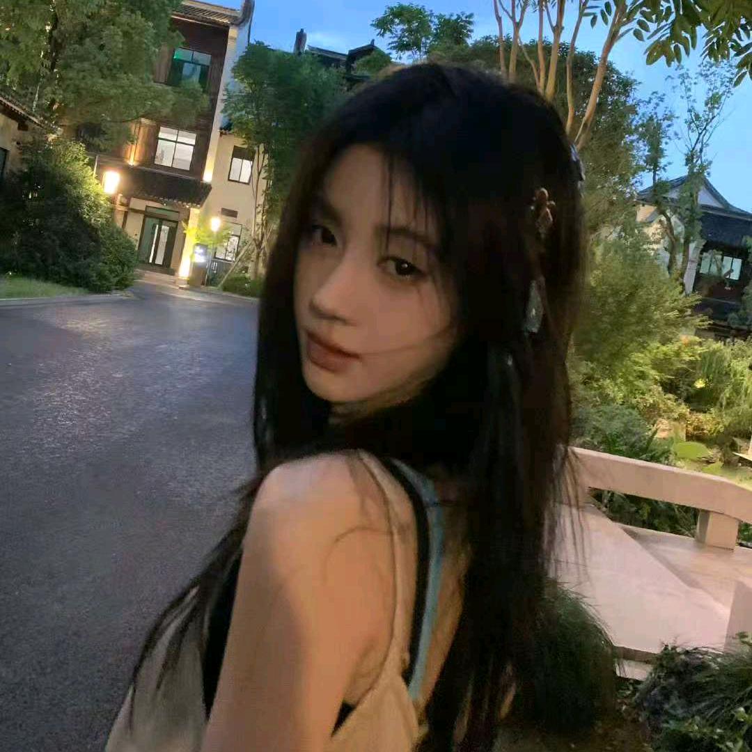 30岁离异带两娃的冷艳少妇