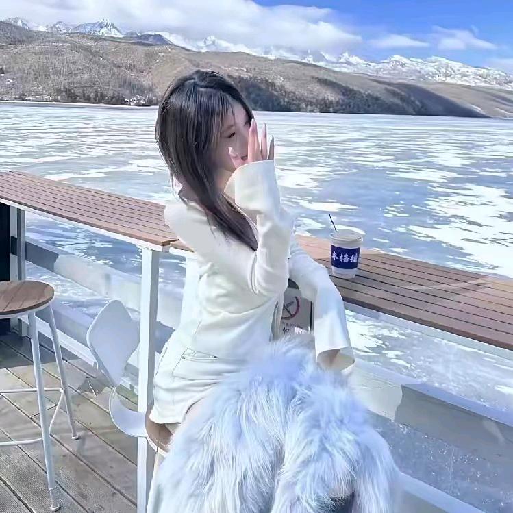 睡醒就打萨妮娅