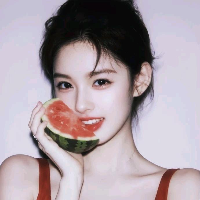 月亮翻过小山坡