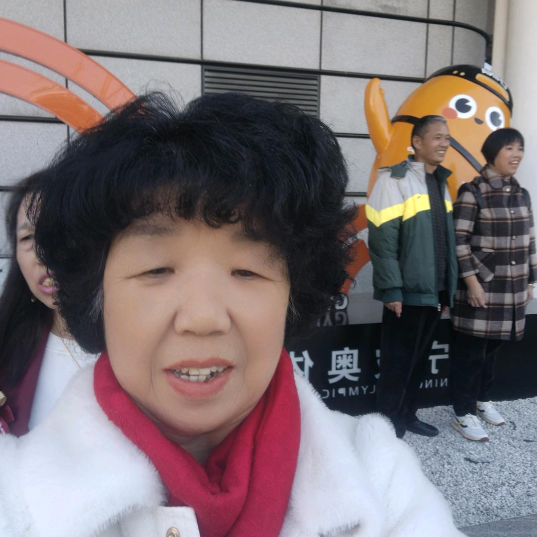 改头换面从生喜欢旅游喜欢狂商场，狂公园，