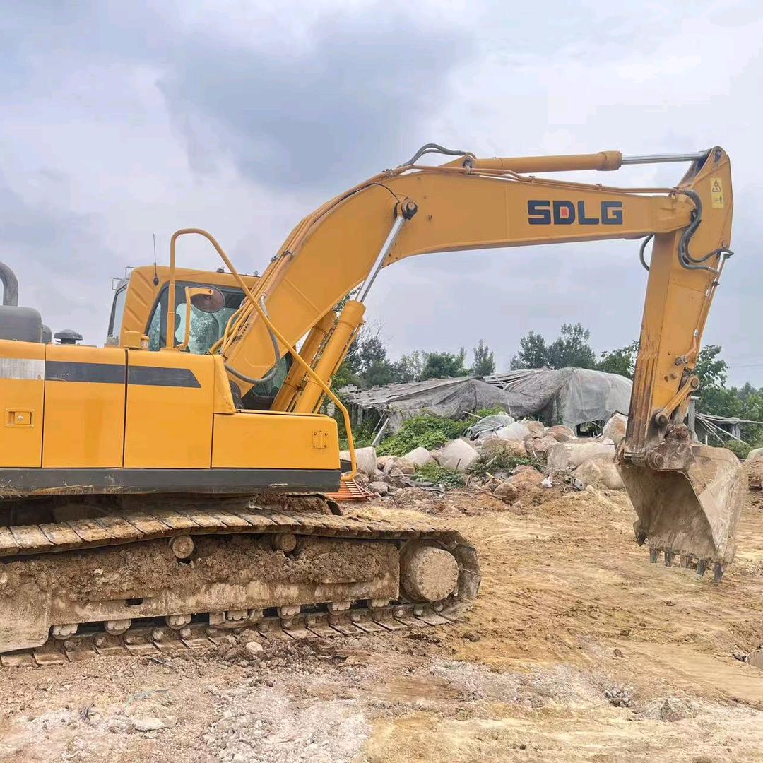 临沂博诚辉弟说挖机