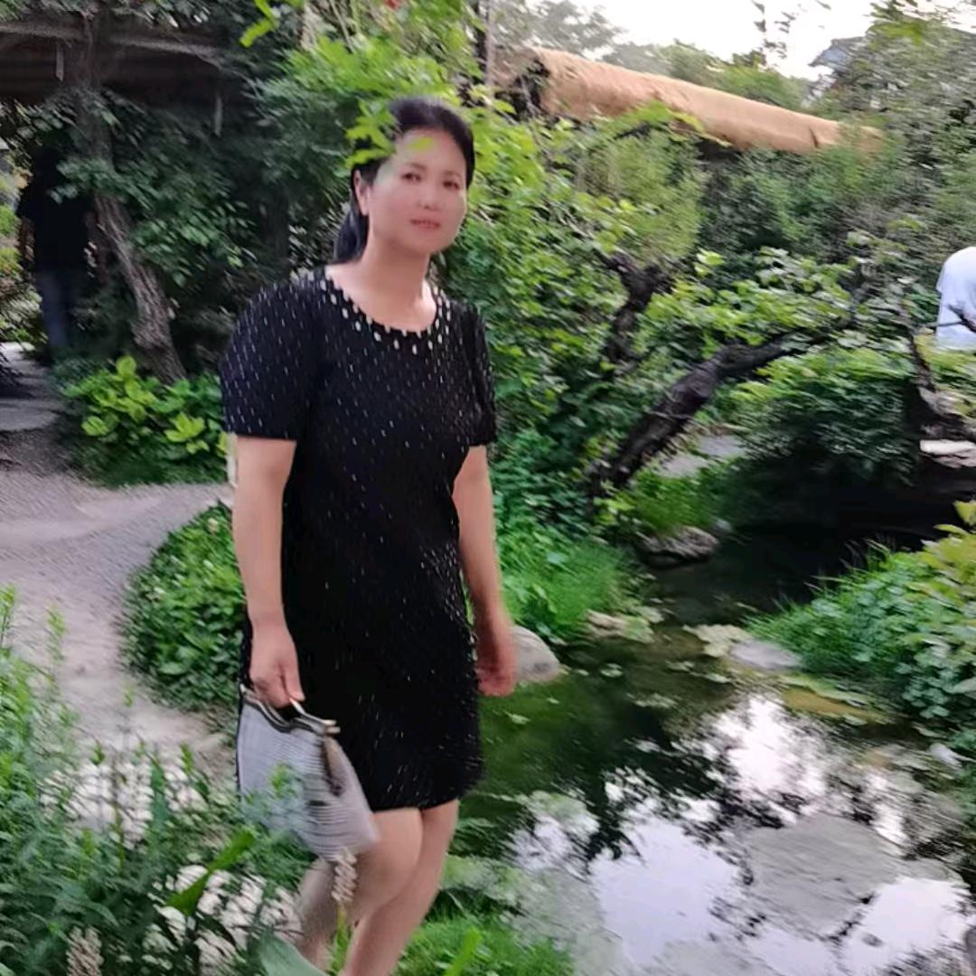 水晶晶一张靖