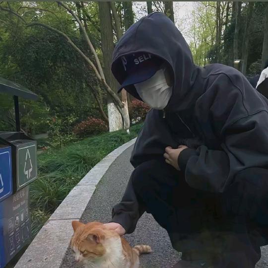 乐于助人的热心市民